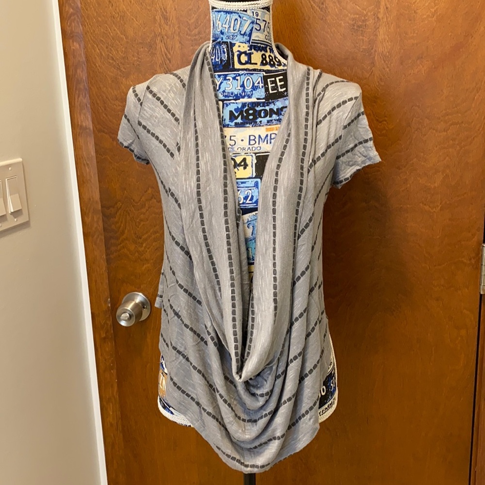 Gorgeous  scoop front t shirt size medium, Made in USA l